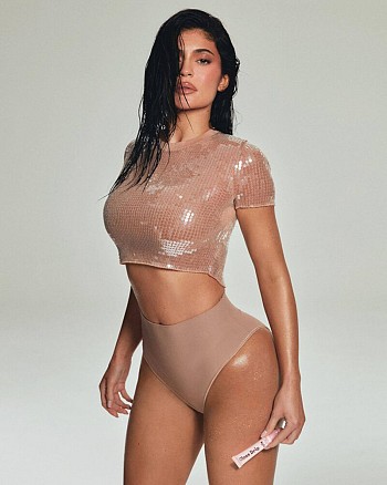 Kylie Jenner Flaunts Her Sensual Curves in Greg Swales’ Sultry Photo Session