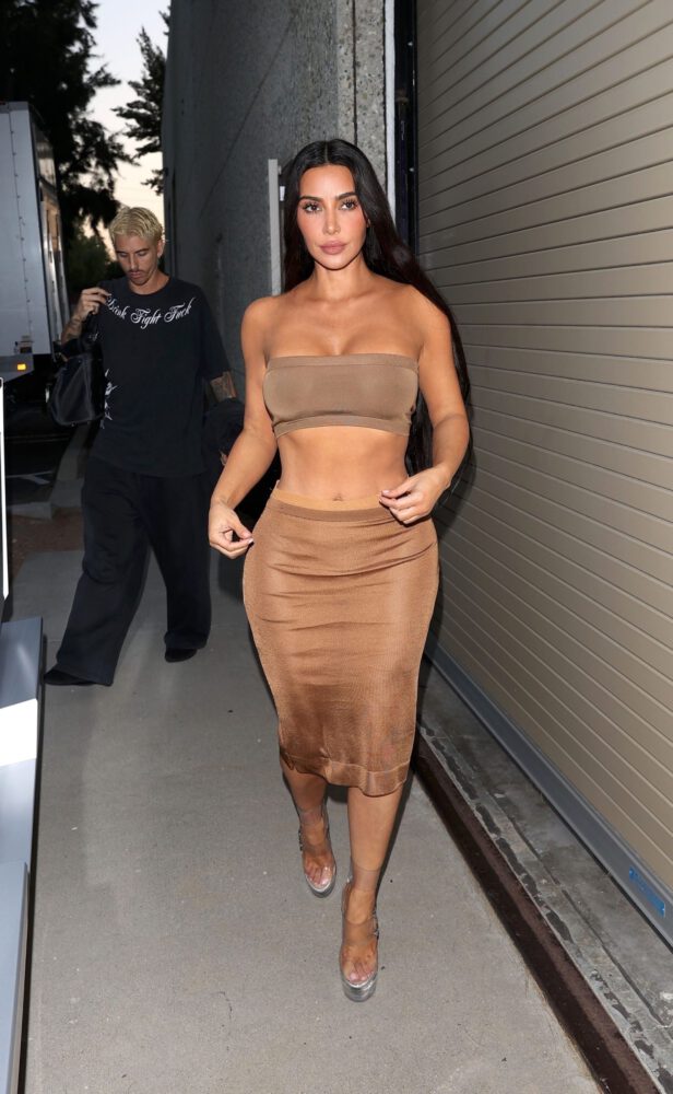 Kim Kardashian’s Body Shines in Calabasas: Busty and Bootylicious!