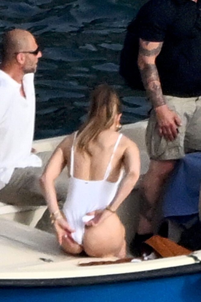 J.Lo’s Sexy Ass Steals the Show in Italy: See Her Sizzling Swimsuit Pics!